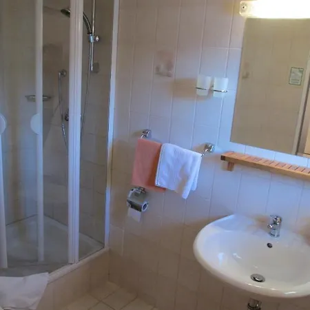 Gaestehaus Muenchner Kindl 招待所 3*